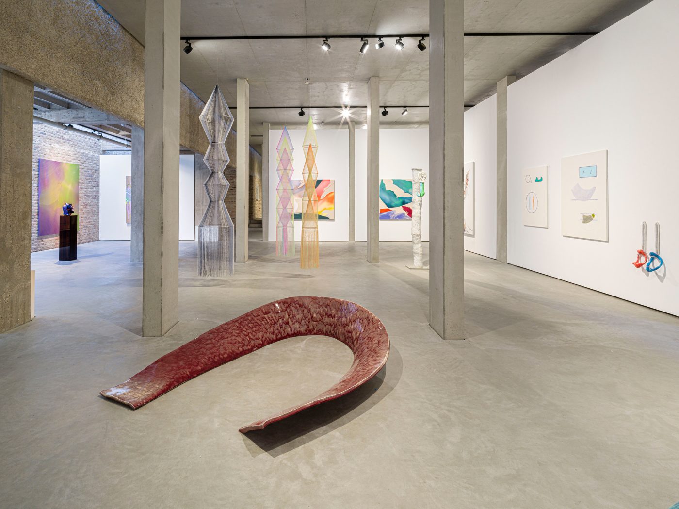 Guillermo Mora - 2023_09_Showroom_KOENIG-GALERIE_Group-Show_Places-and-Events-(2)-photo-by-Roman-Maerz