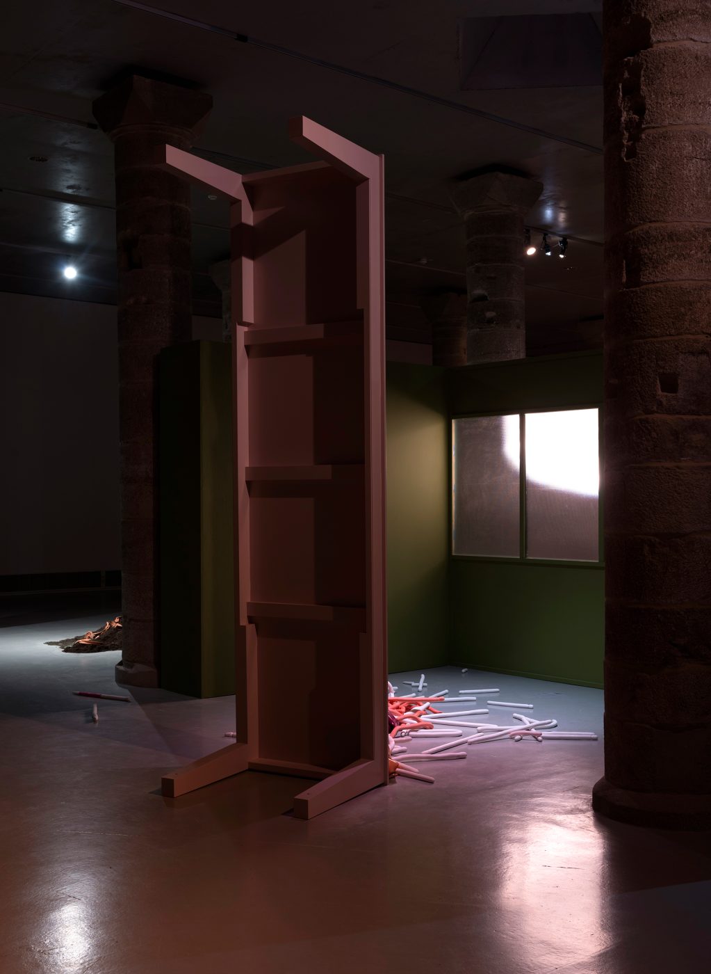 Guillermo Mora - El_escritorio_circular_Guillermo_Mora_Teresa_Solar_La_Panera_2016_0013