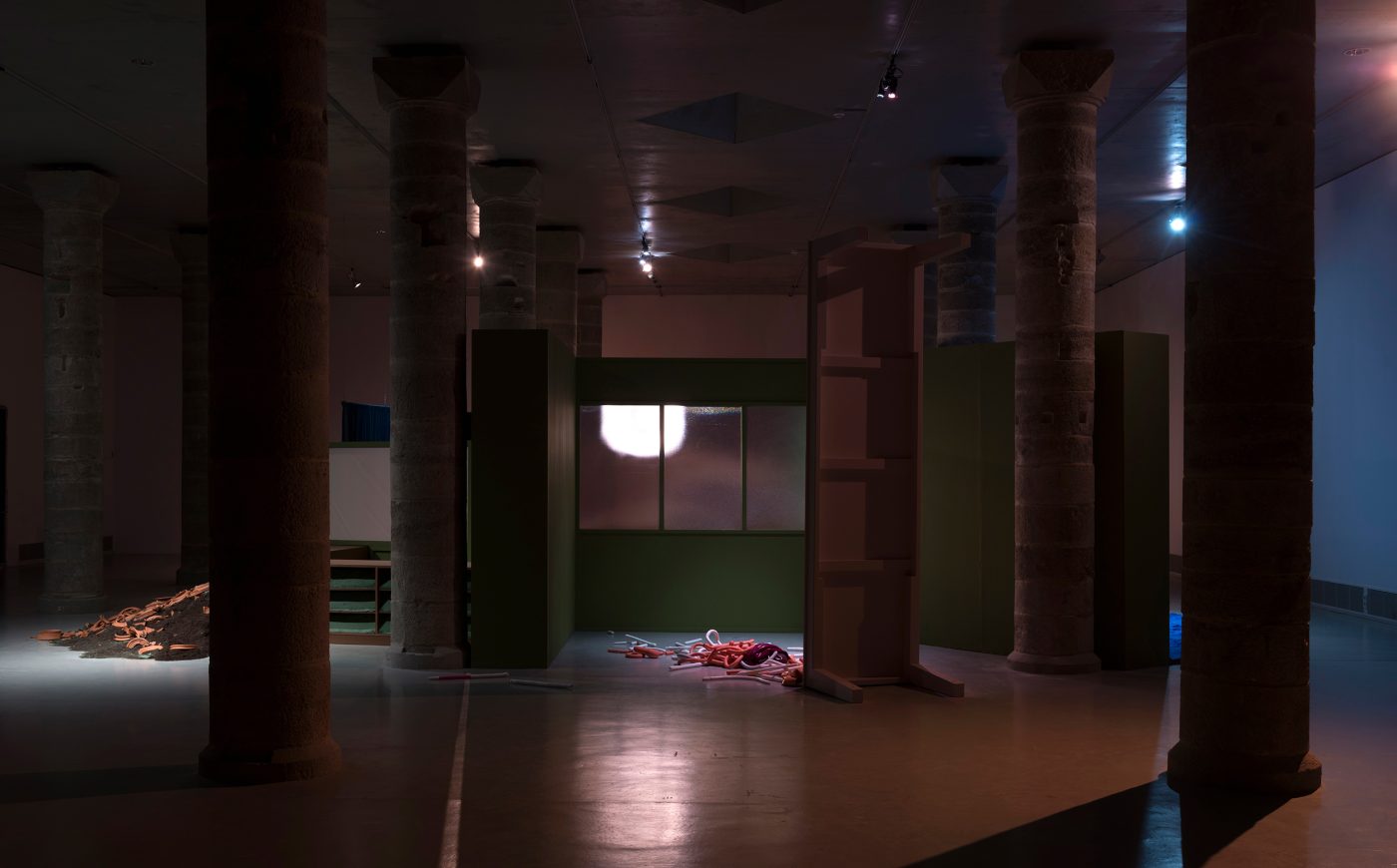 Guillermo Mora - El_escritorio_circular_Guillermo_Mora_Teresa_Solar_La_Panera_2016_002