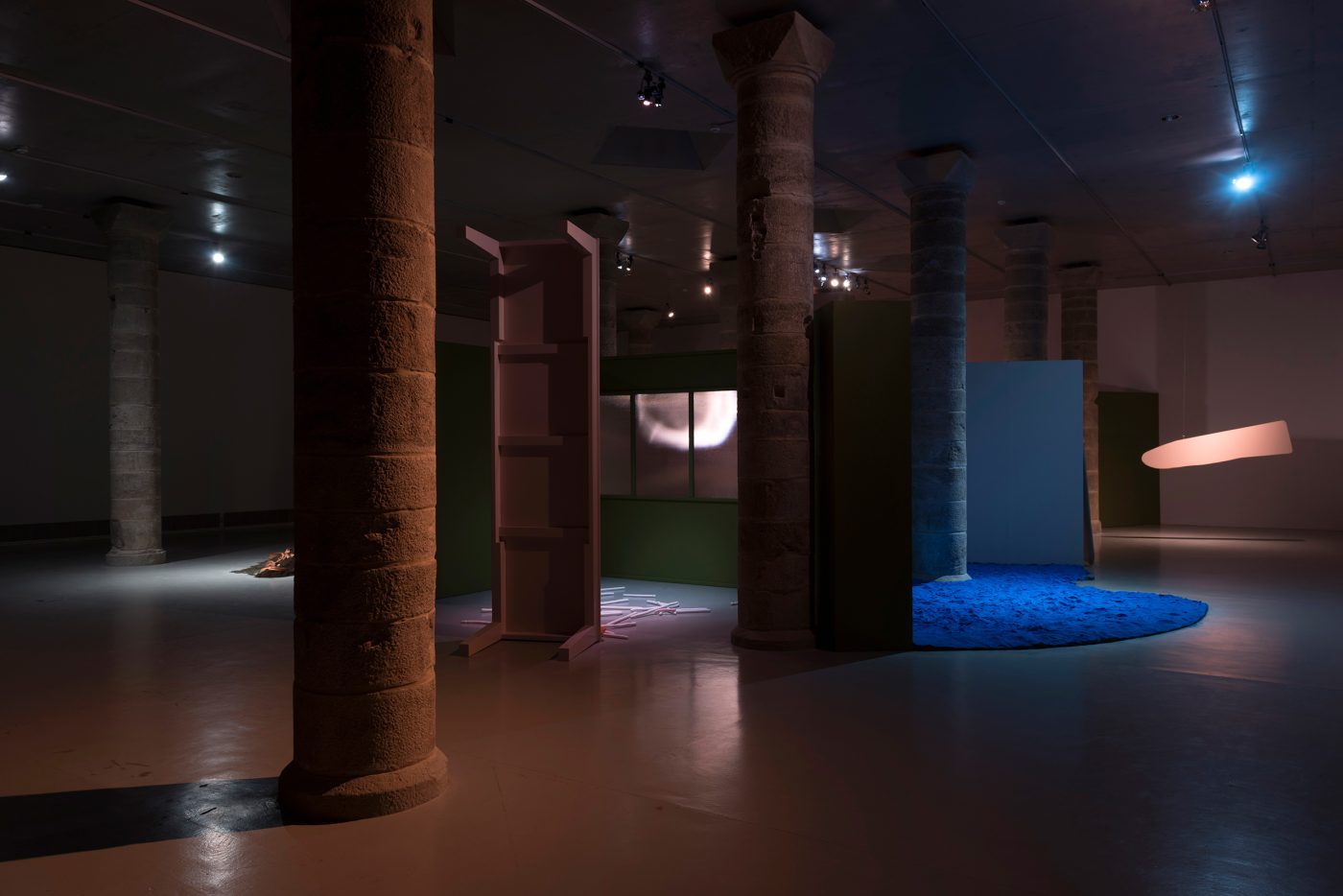 Guillermo Mora - El_escritorio_circular_Guillermo_Mora_Teresa_Solar_La_Panera_2016_003