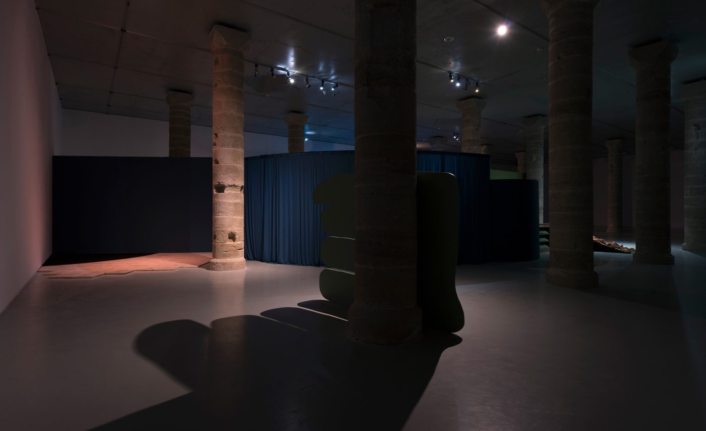 Guillermo Mora - El_escritorio_circular_Guillermo_Mora_Teresa_Solar_La_Panera_2016_006