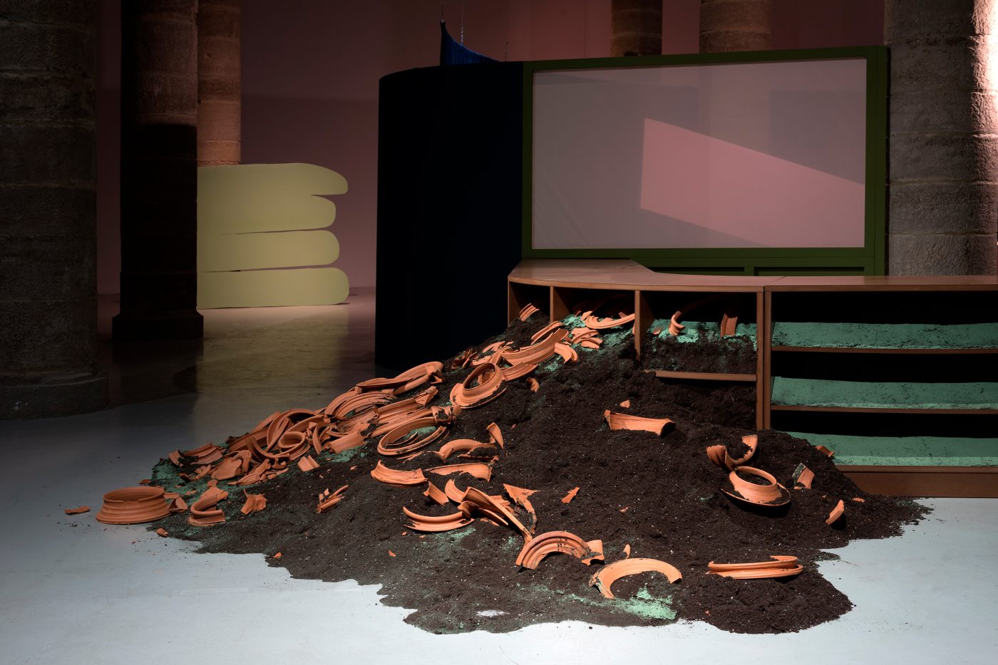 Guillermo Mora - El_escritorio_circular_Guillermo_Mora_Teresa_Solar_La_Panera_2016_008