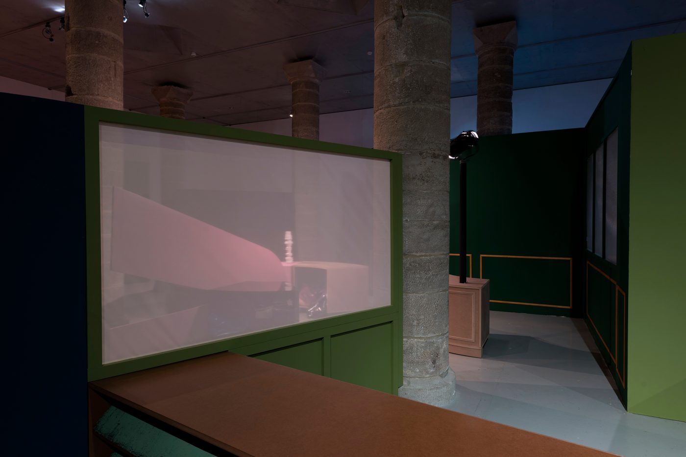 Guillermo Mora - El_escritorio_circular_Guillermo_Mora_Teresa_Solar_La_Panera_2016_009