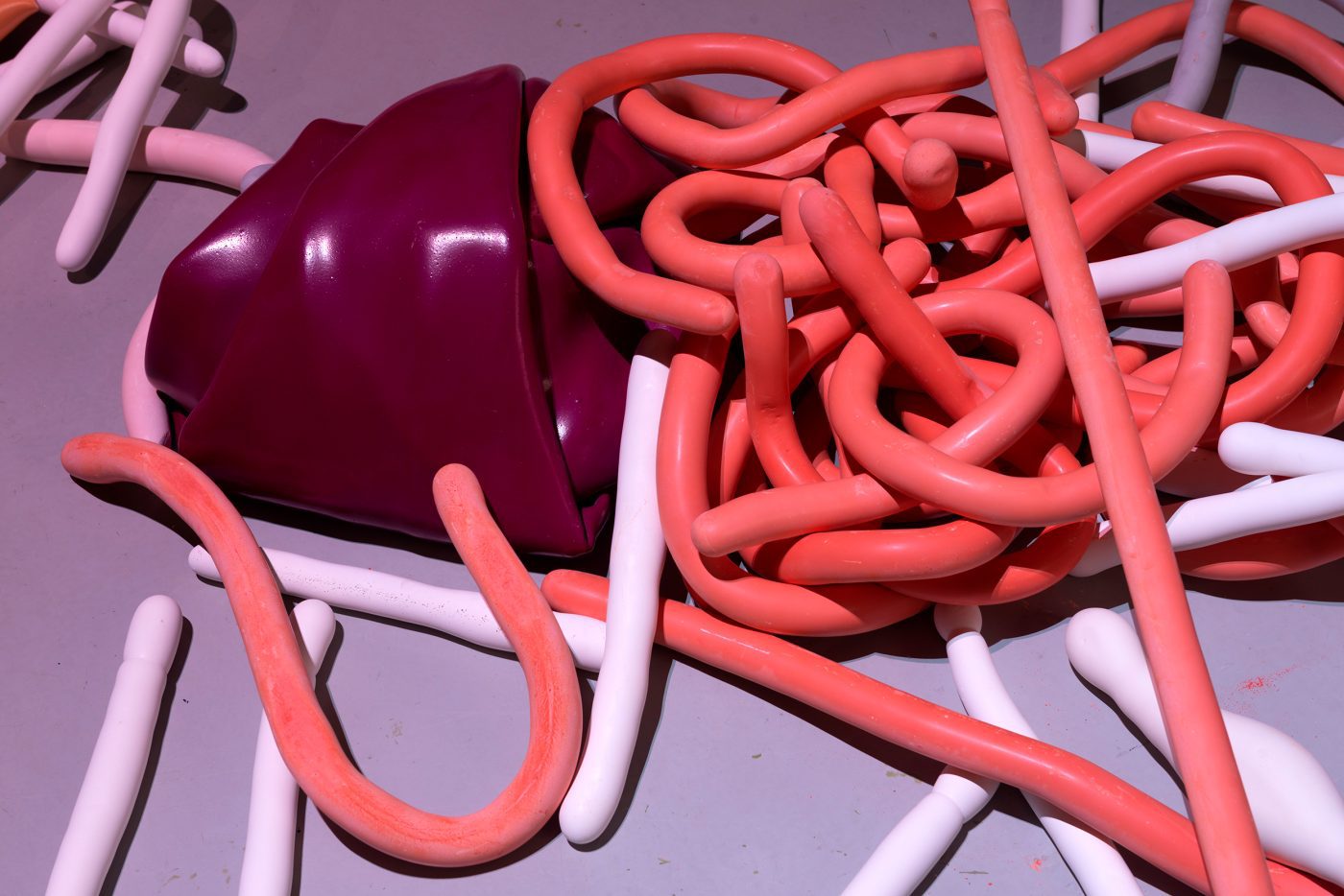 Guillermo Mora - El_escritorio_circular_Guillermo_Mora_Teresa_Solar_La_Panera_2016_012