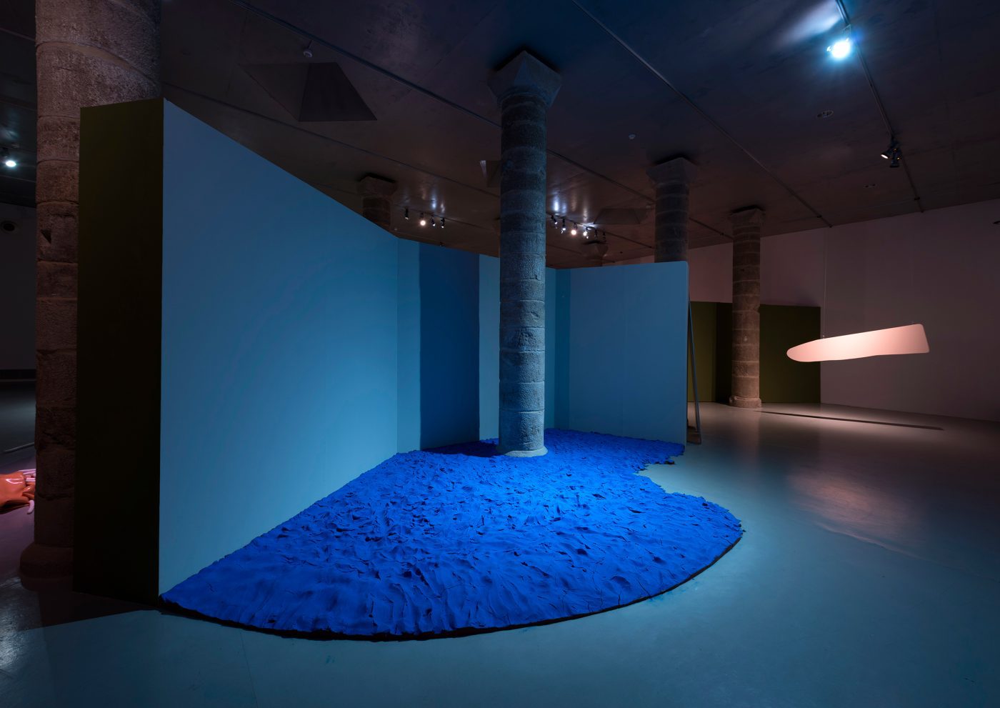 Guillermo Mora - El_escritorio_circular_Guillermo_Mora_Teresa_Solar_La_Panera_2016_015