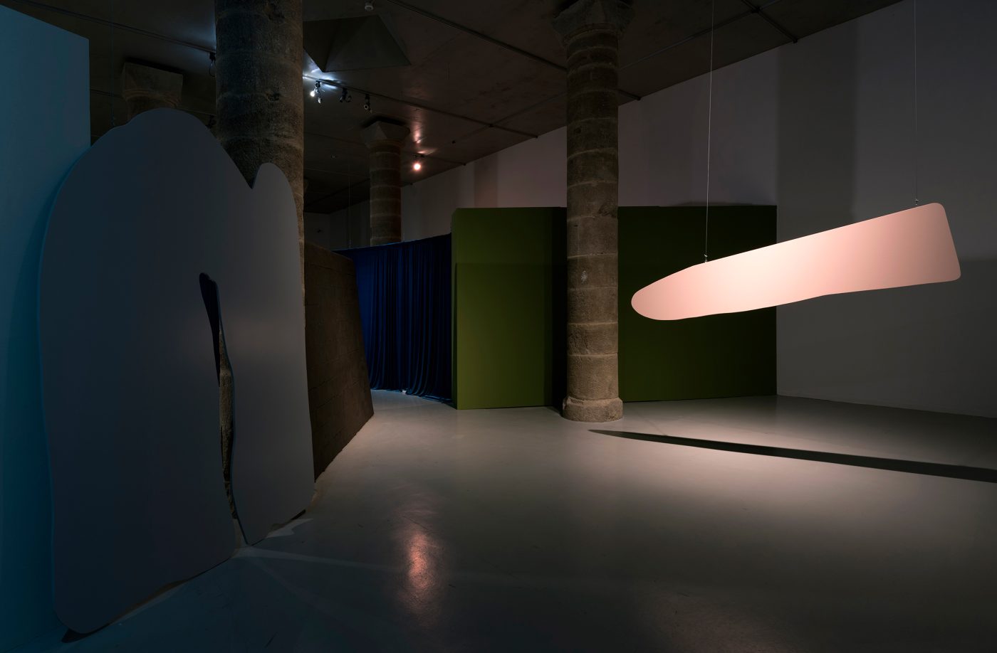 Guillermo Mora - El_escritorio_circular_Guillermo_Mora_Teresa_Solar_La_Panera_2016_018