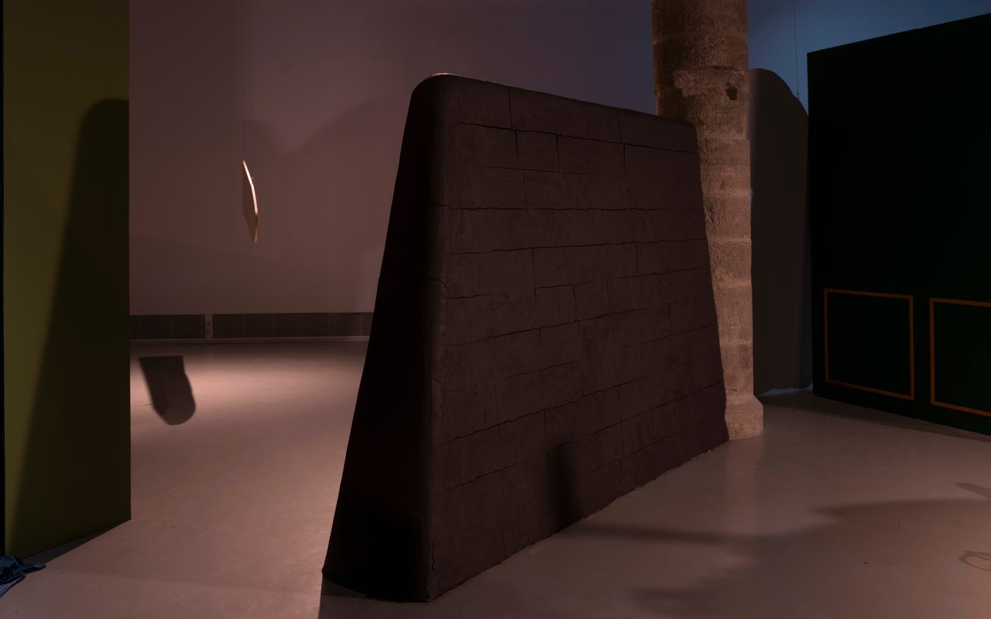 Guillermo Mora - El_escritorio_circular_Guillermo_Mora_Teresa_Solar_La_Panera_2016_020