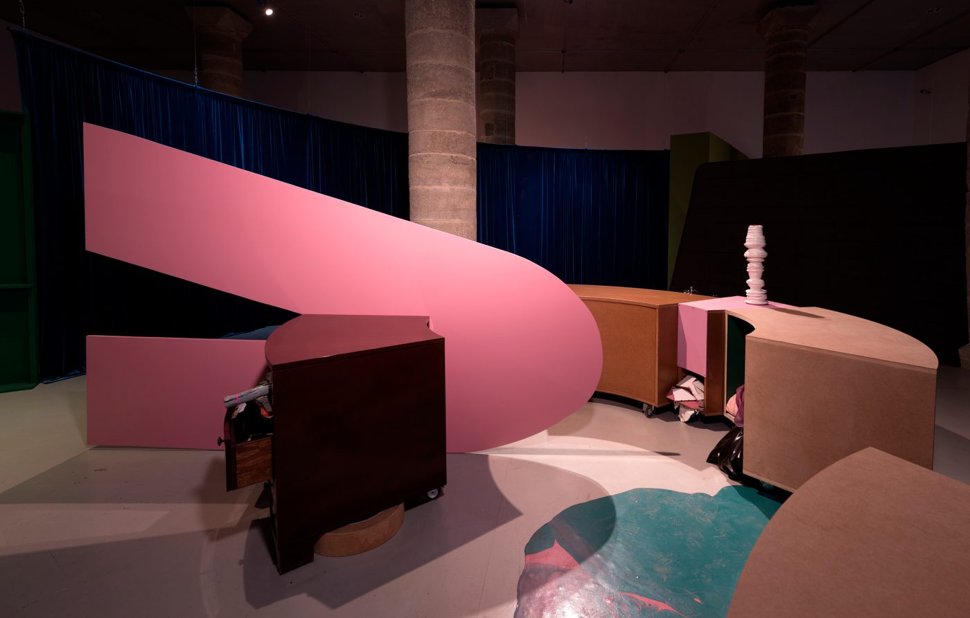 Guillermo Mora - El_escritorio_circular_Guillermo_Mora_Teresa_Solar_La_Panera_2016_023