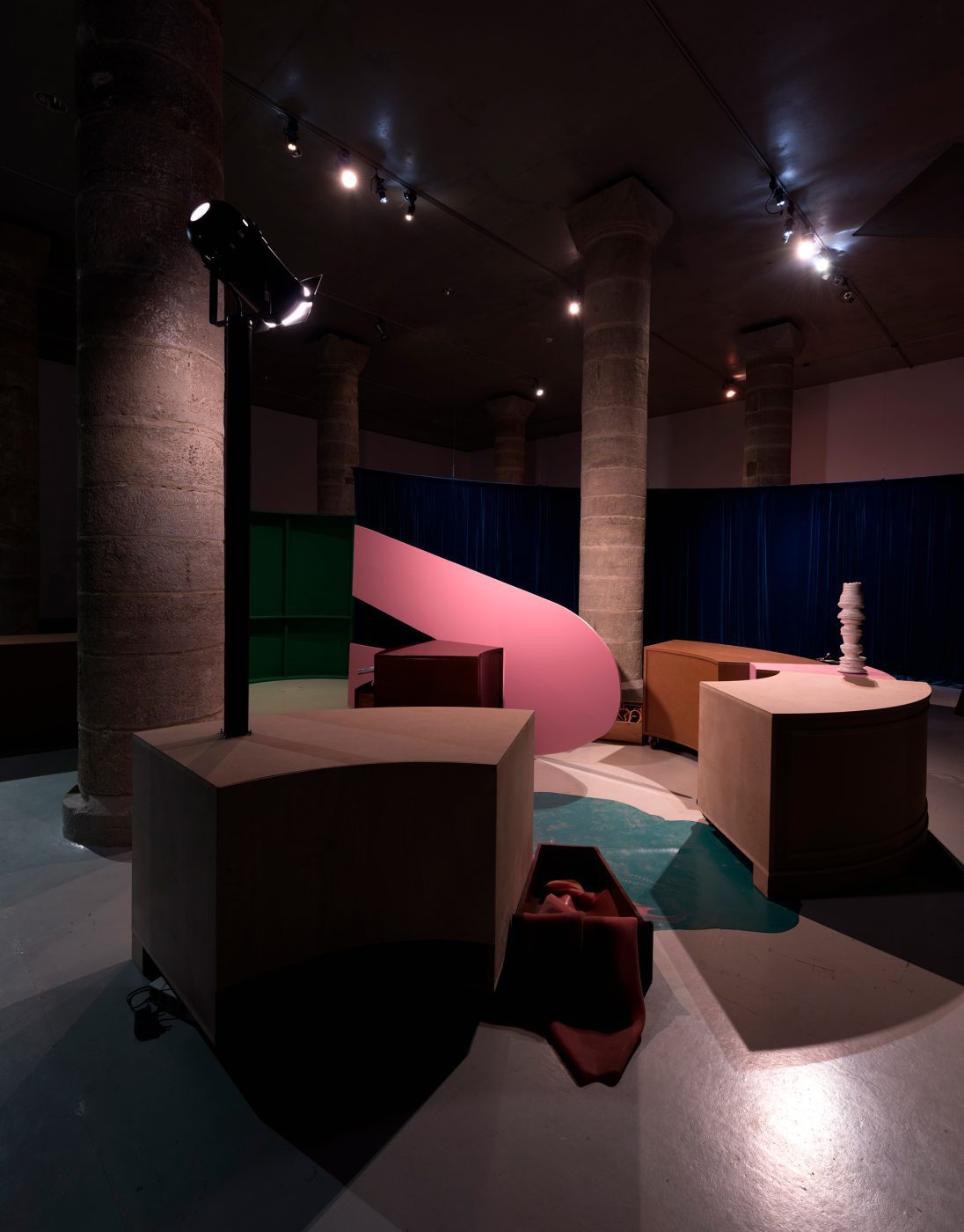 Guillermo Mora - The Circular Desk