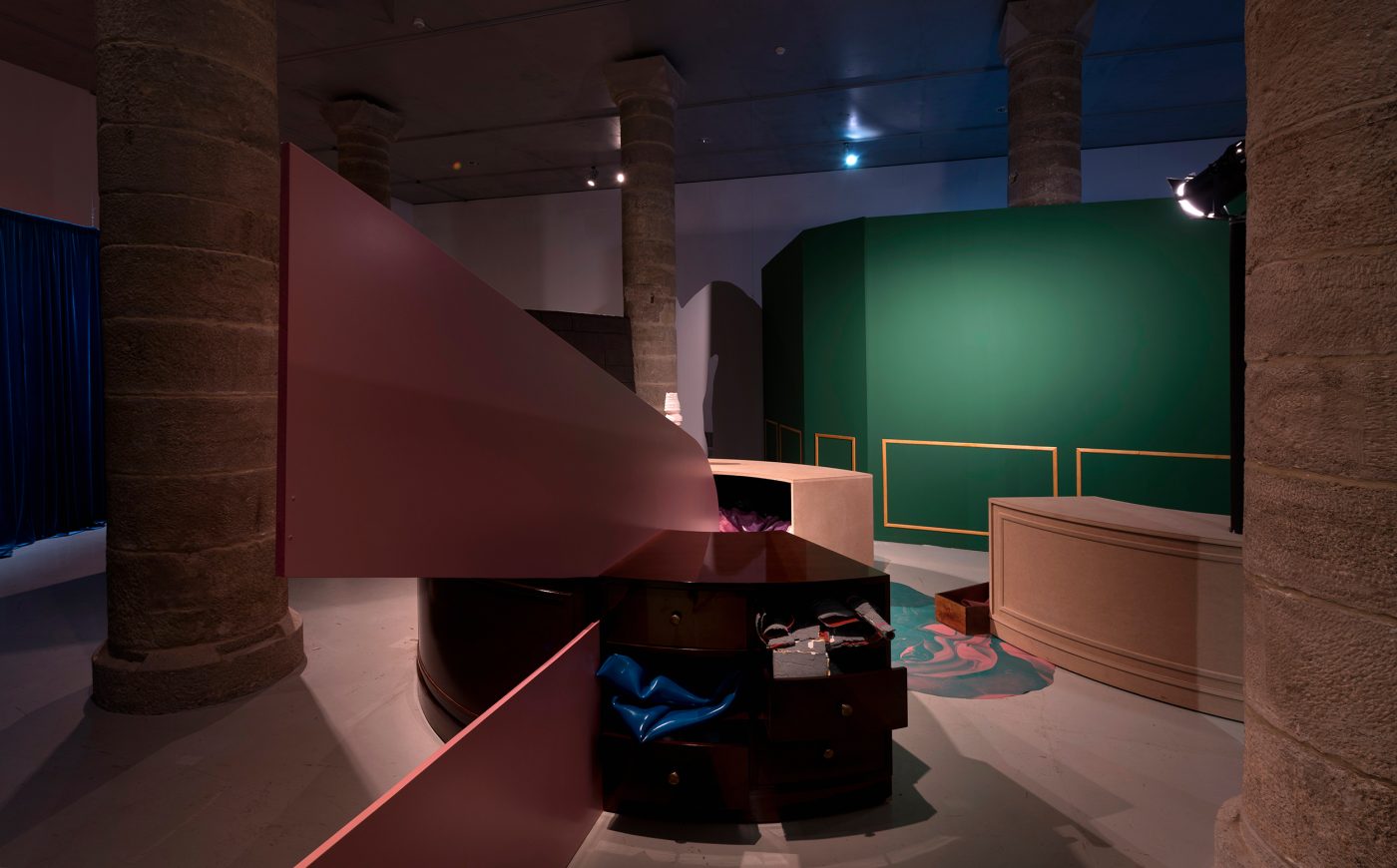 Guillermo Mora - El_escritorio_circular_Guillermo_Mora_Teresa_Solar_La_Panera_2016_026