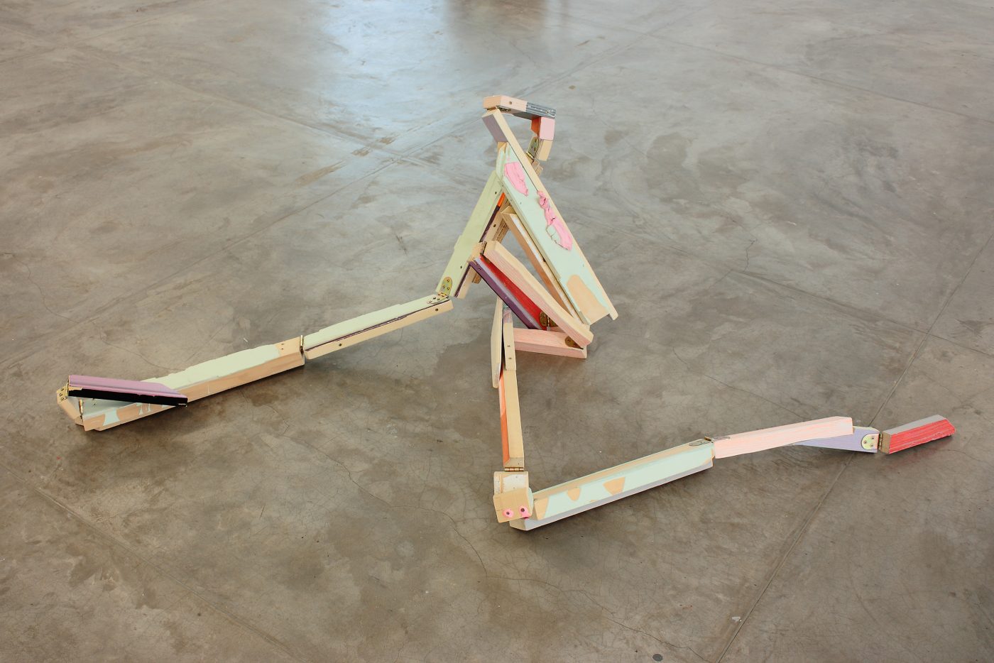 Guillermo Mora - GUILLERMO_MORA_Viaje_largo_con_un_extrano_CasaTriangulo_2011_018