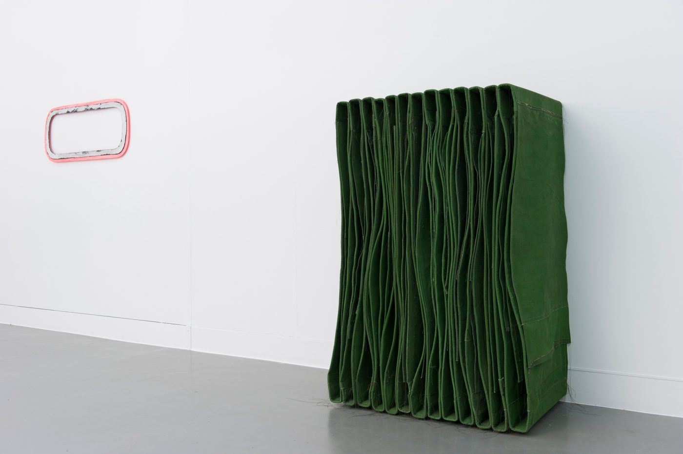 Guillermo Mora - LIMBER_Spatial_Painting_Practices_Herbert_Read_Gallery_2013_003