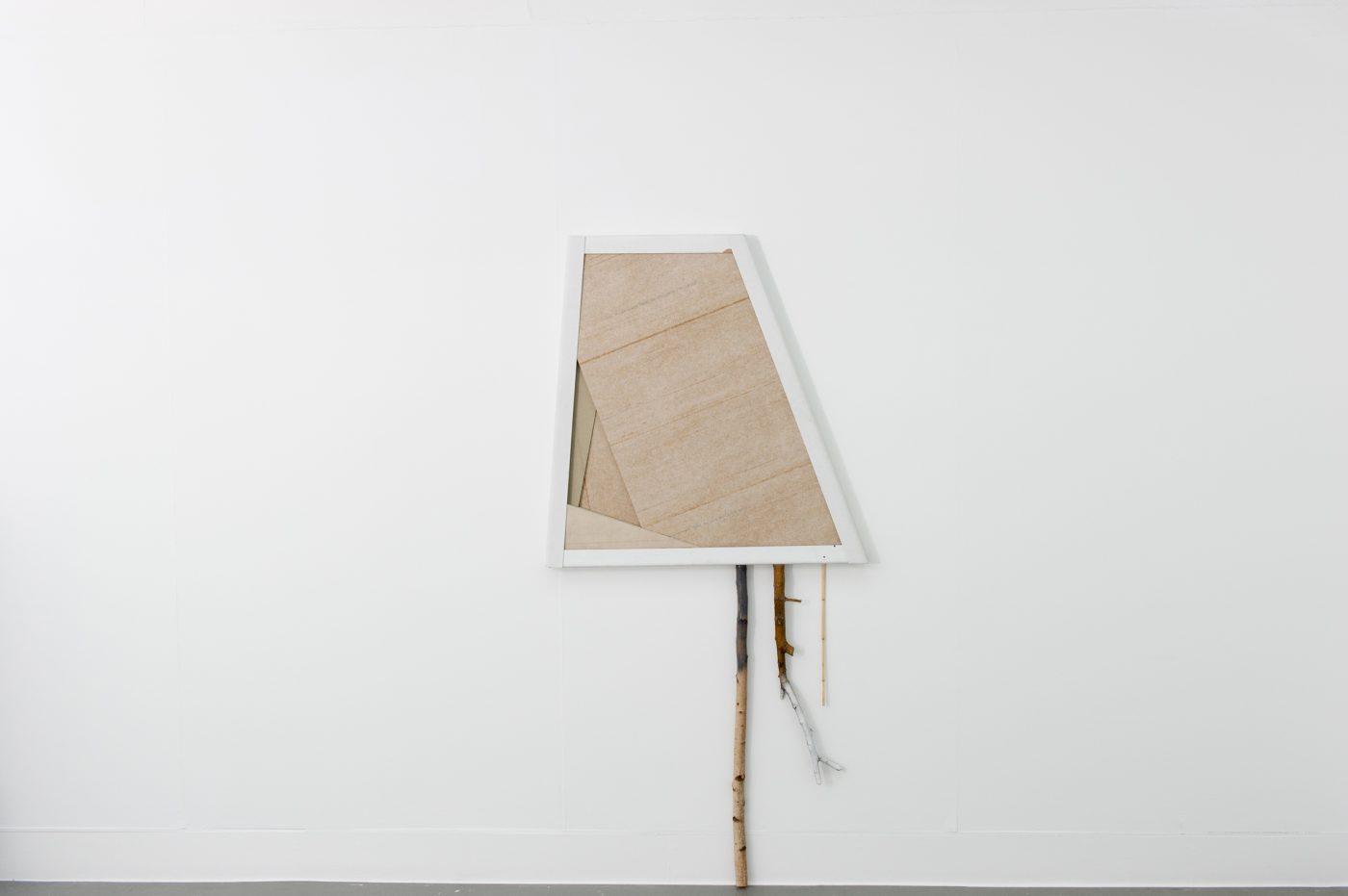 Guillermo Mora - LIMBER_Spatial_Painting_Practices_Herbert_Read_Gallery_2013_007