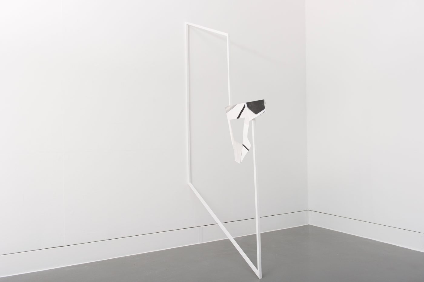 Guillermo Mora - LIMBER_Spatial_Painting_Practices_Herbert_Read_Gallery_2013_020