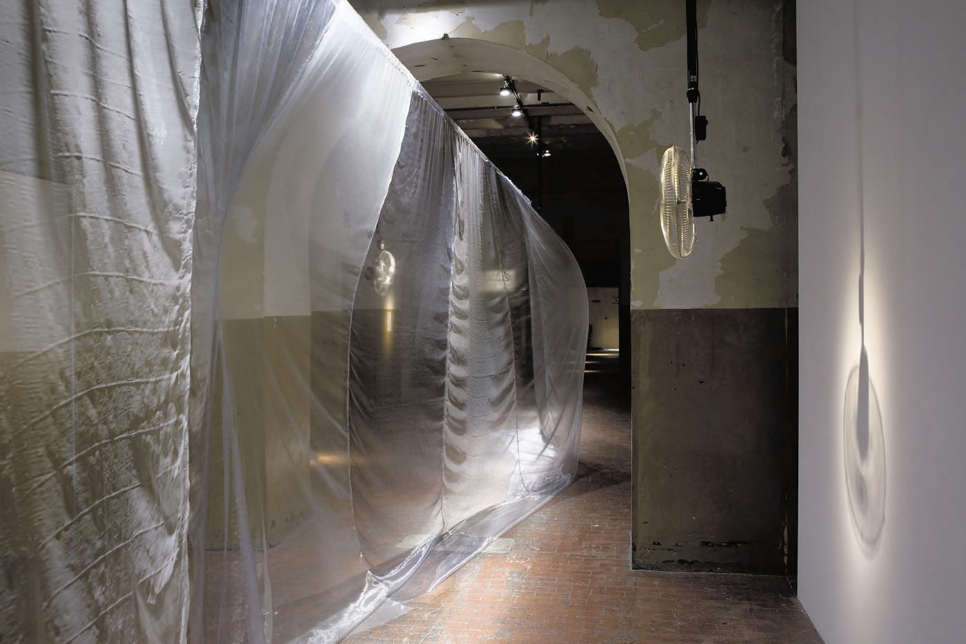 Guillermo Mora - OCHO CUESTIONES ESPACIALMENTE EXTRAORDINARIAS_Tabacalera_2014_005