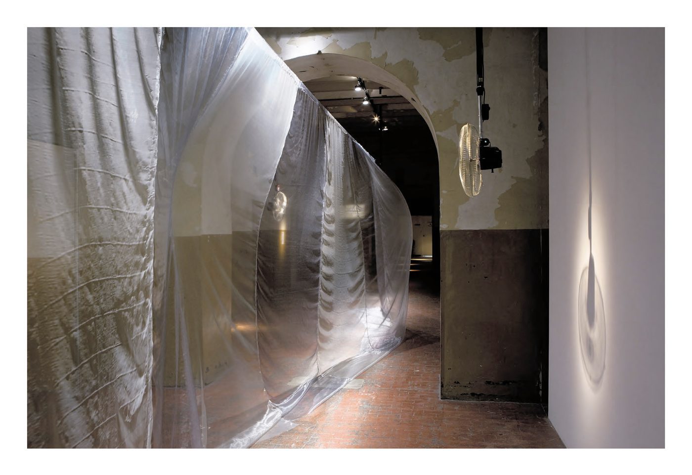 Guillermo Mora - OCHO_CUESTIONES_ESPACIALMENTE_EXTRAORDINARIAS_Tabacalera_2019_Catalogo_05