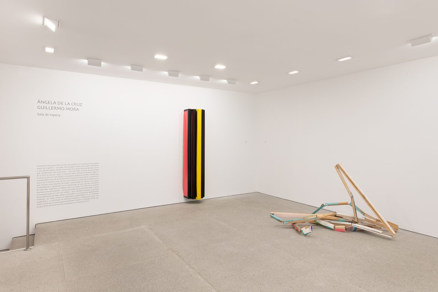 Guillermo Mora - SALA DE ESPERA. Ángela de la Cruz y Guillermo Mora