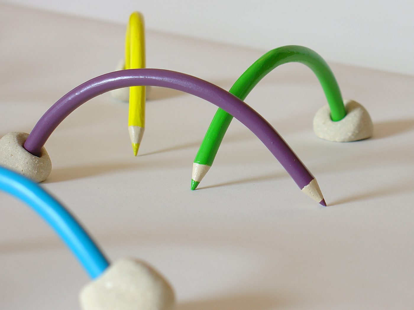 Guillermo Mora - GUILLERMO_MORA_Tengo_un_arcoiris_para_ti_pero_le_faltan_6_colores_2007_005