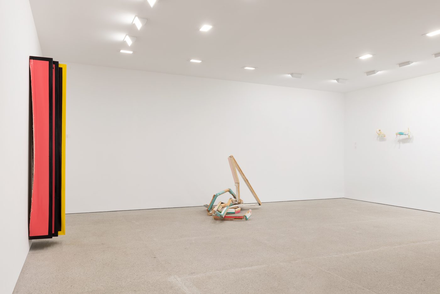 Guillermo Mora - SALA_DE_ESPERA_Angela_de_la_Cruz_Guillermo_Mora_Marlborough_2024_001